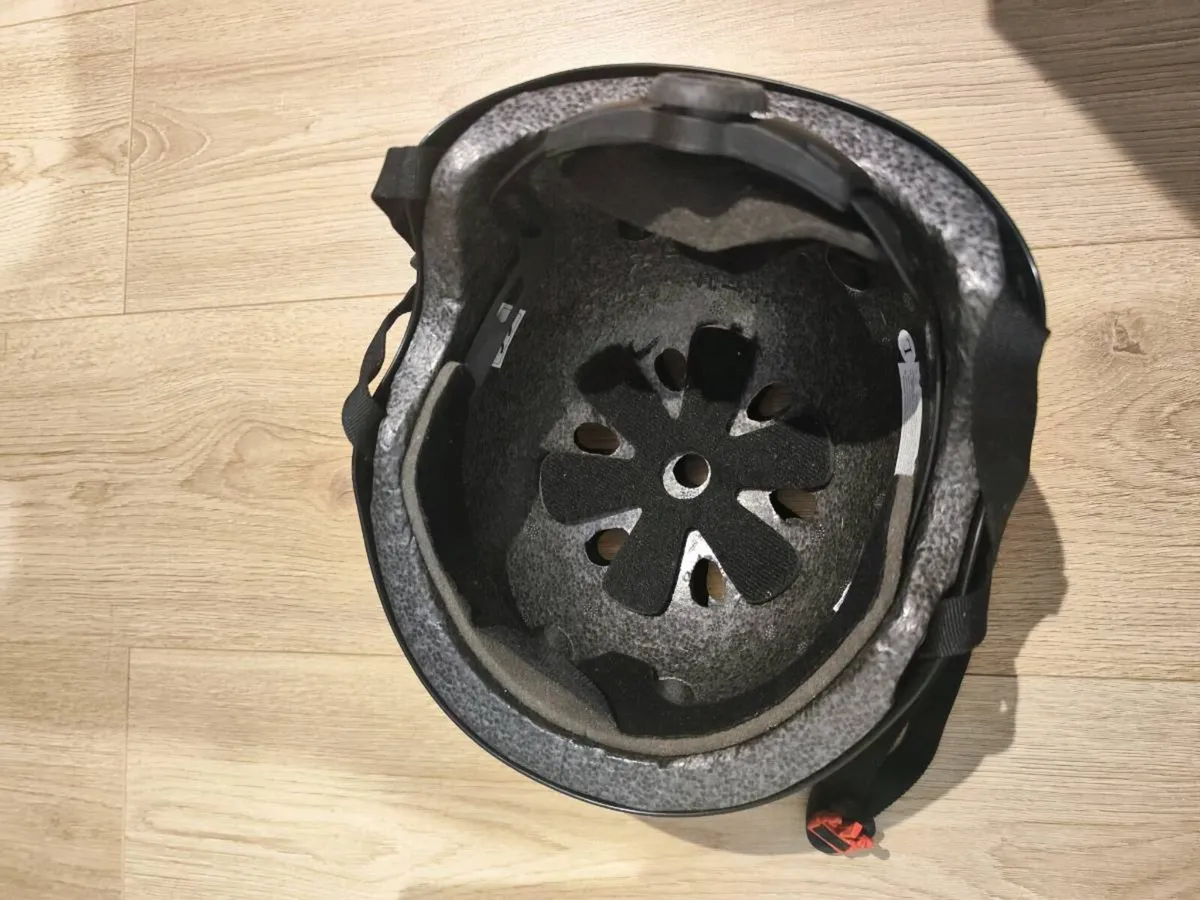 Adult protection kit helmet+knee+elbow+rain poncho - Image 2