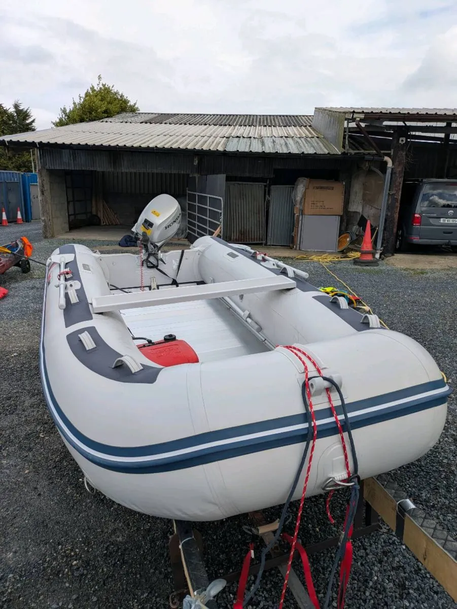 Inflatable boat - Image 1