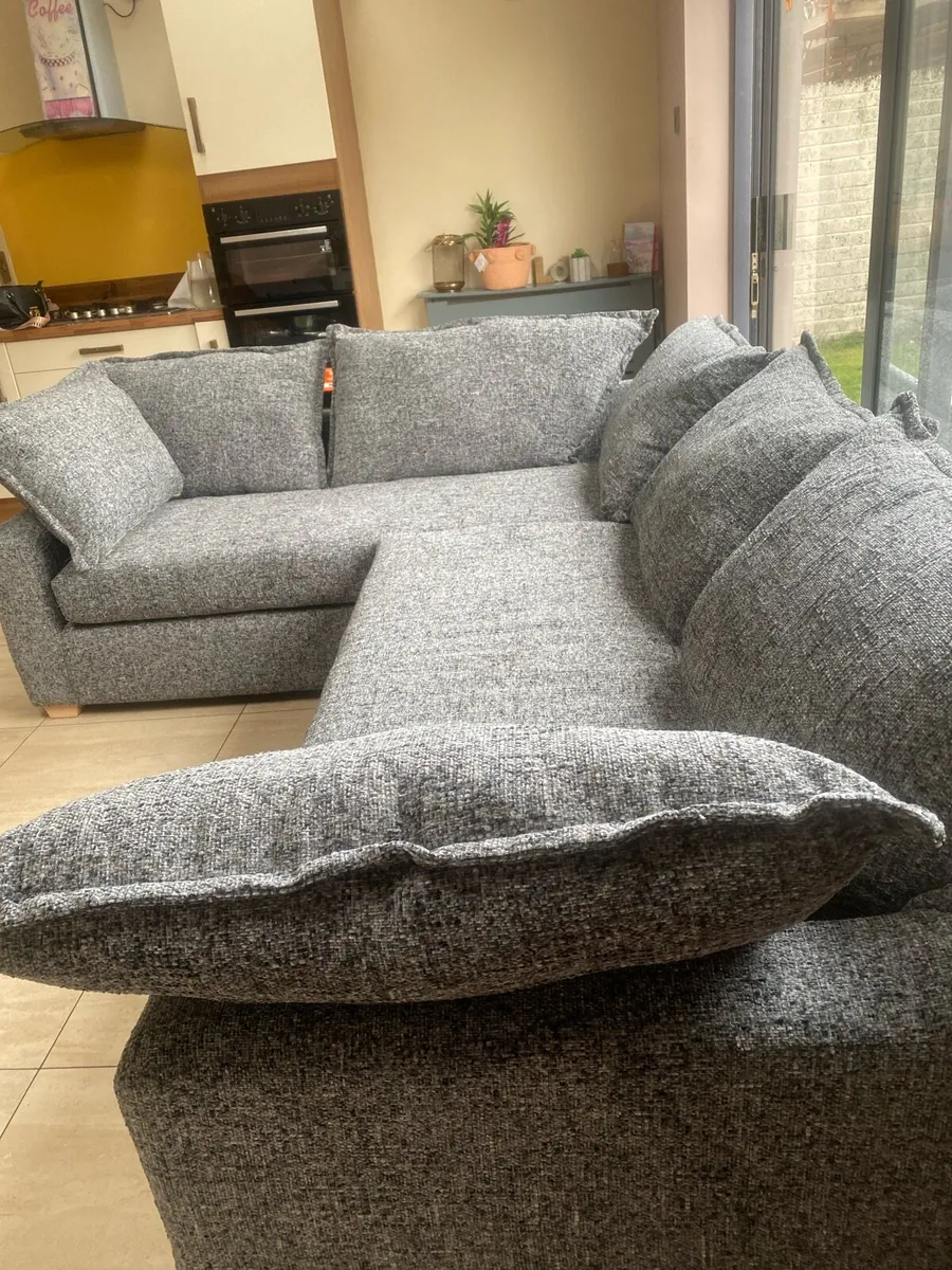 Couch - Image 2