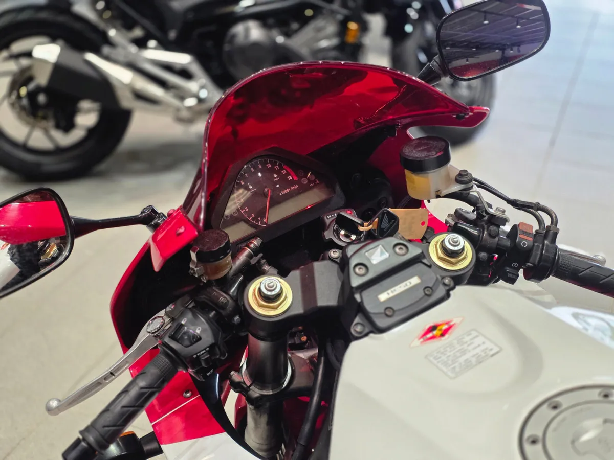 Honda CBR1000R Fireblade - Image 4