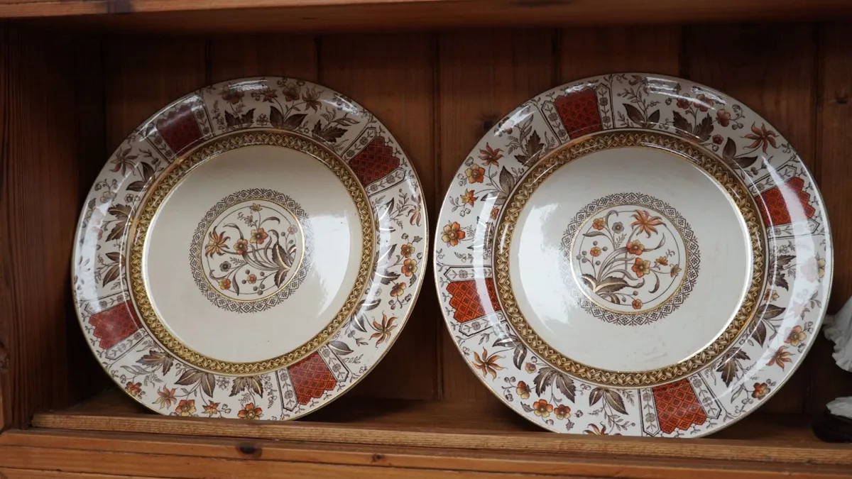 1900s Heavy Rimmed Dinner Plate Set - Image 3
