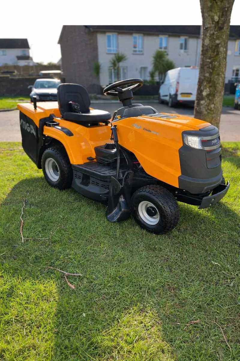 Stiga 3084H petrol ride on lawnmower - Image 1