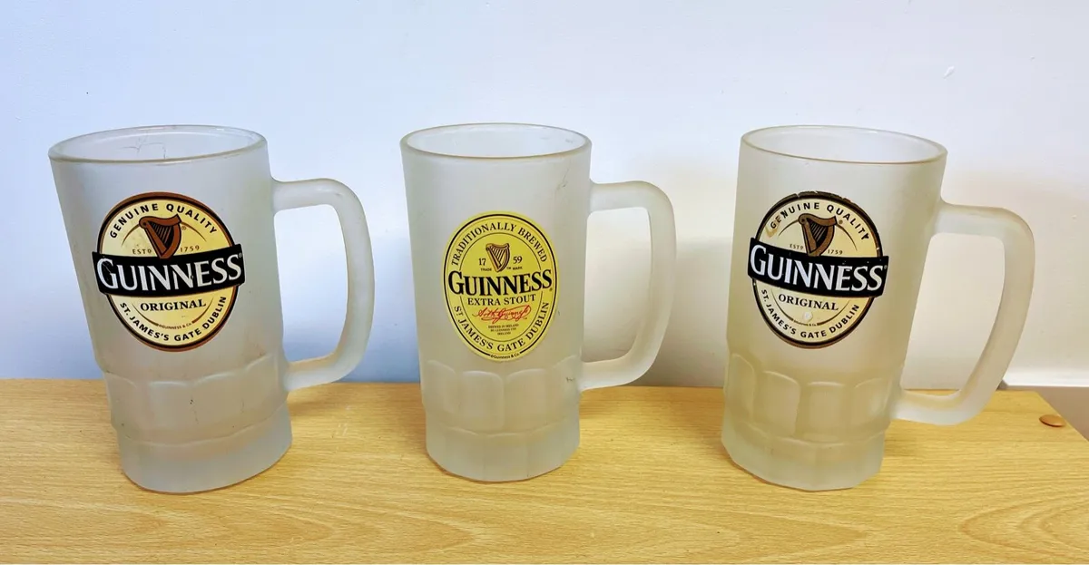 Large collection of collectible bar items - Image 3