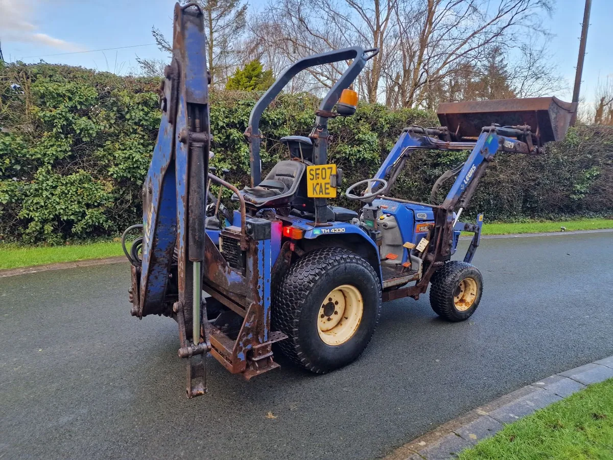 Iseki 34hp Compact Tractor with Loader & Backhoe - Image 1