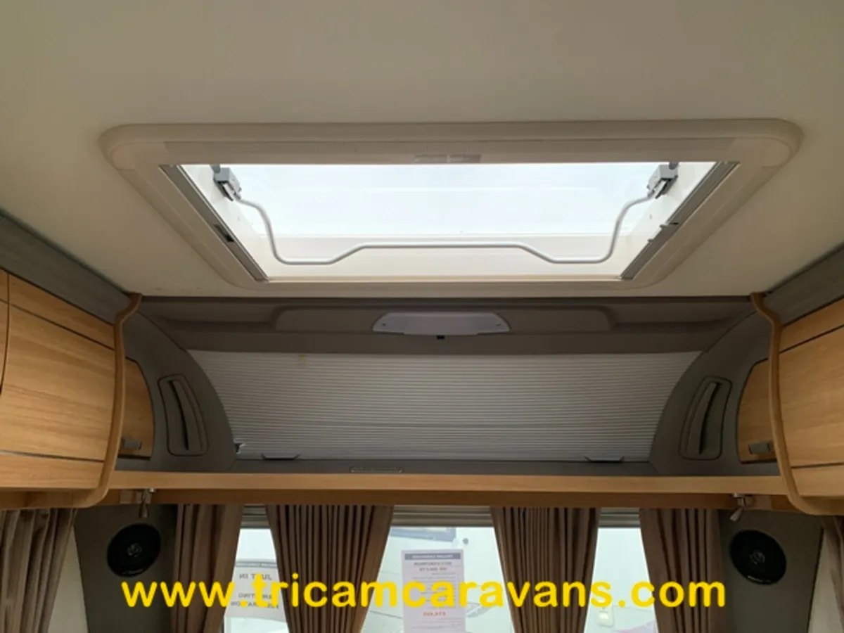 2013 Coachman VIP 560/4 Fixed Bed - Image 3