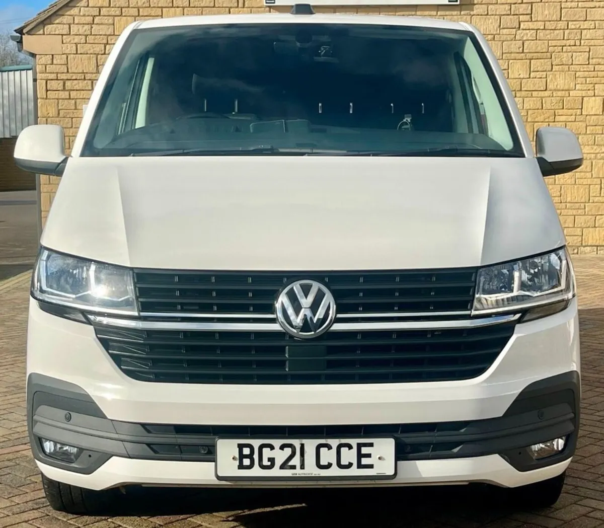 2021 Volkswagen Transporter Low Roof Panel Van - Image 4