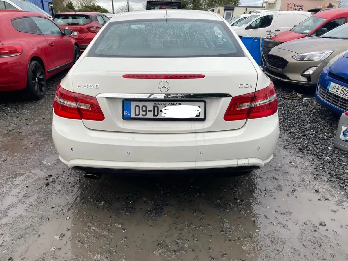 2009 Mercedes E250 COUPE CDI AMG no offers - Image 4