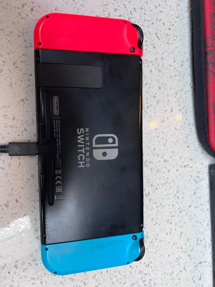 Nintendo Switch - Image 4