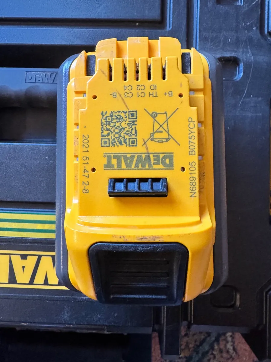 Dewalt 9AH - 18V - 54V XR FLEX VOLT - Image 2