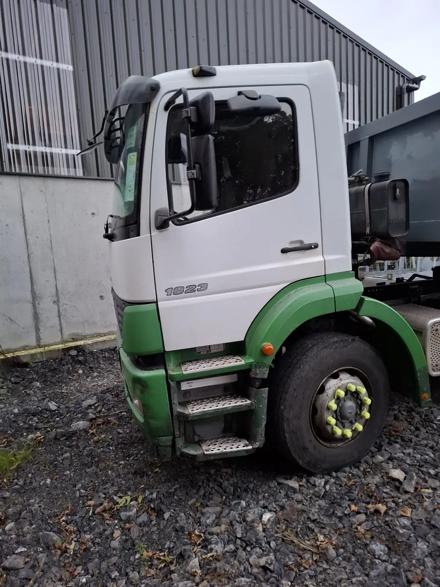 2003 Mercedes1823 demountable tipper&bevertale - Image 2