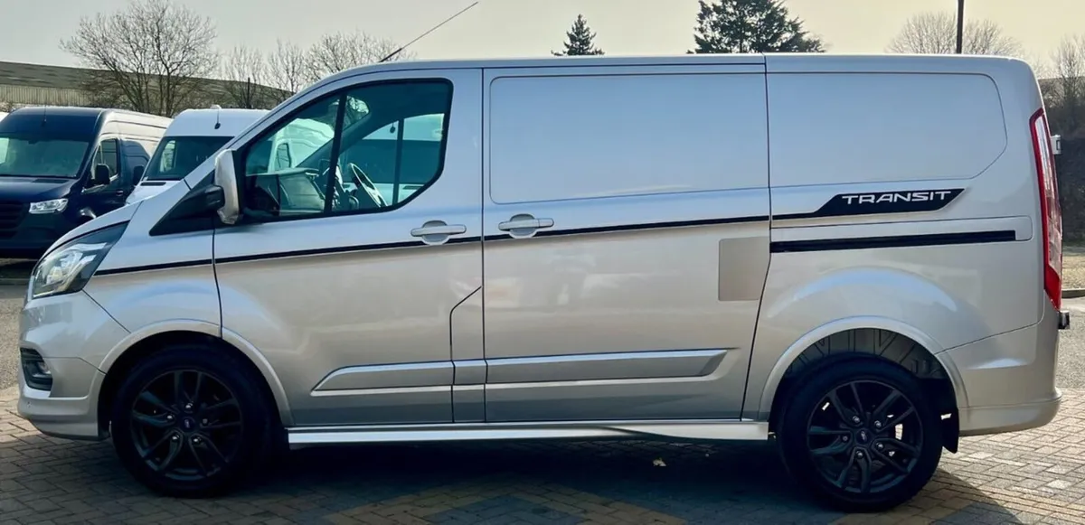 2021 Ford Transit Custom Low Roof Panel Van - Image 4