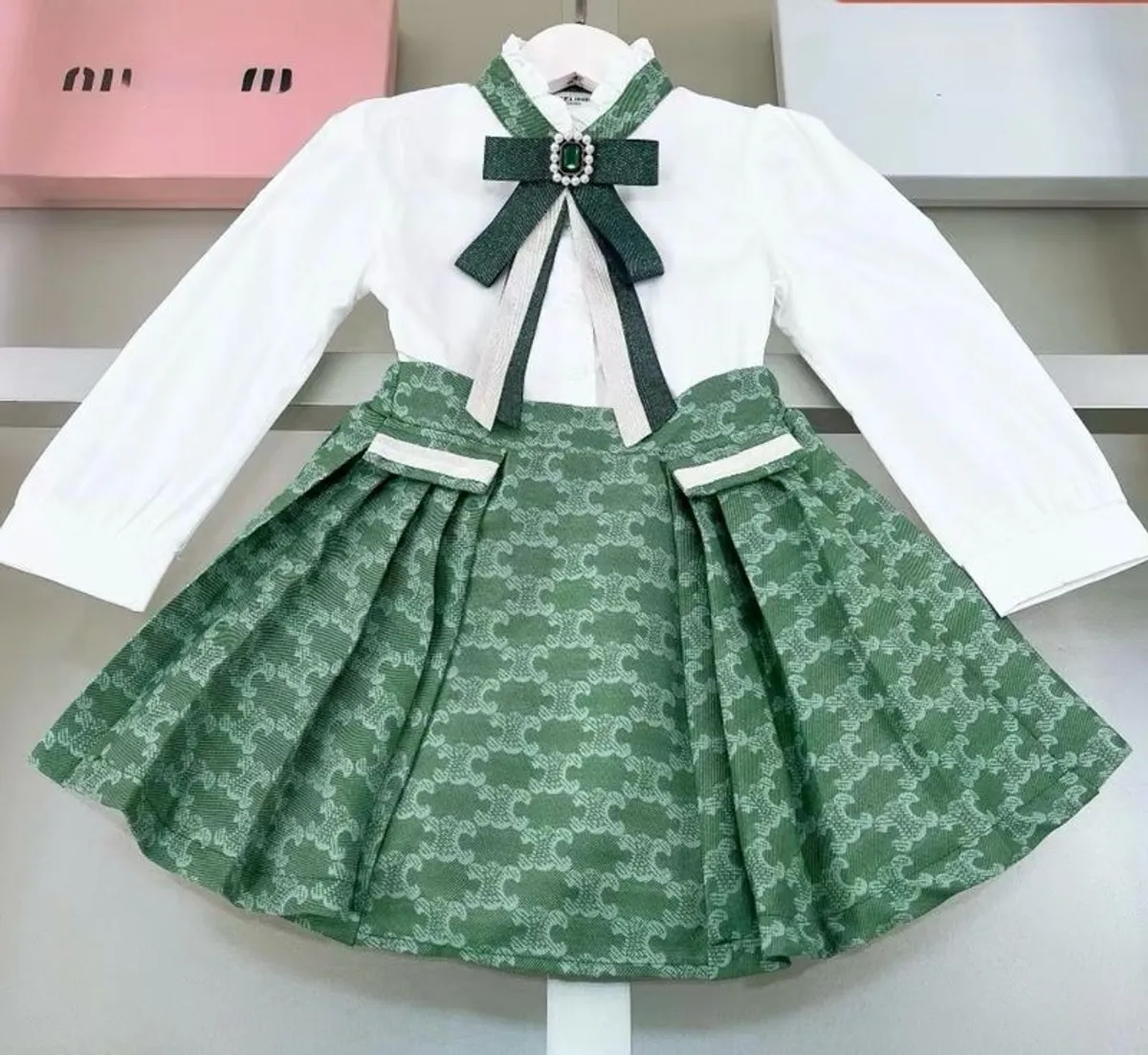 girls shirt and shirt set 4/5yrs - Image 1