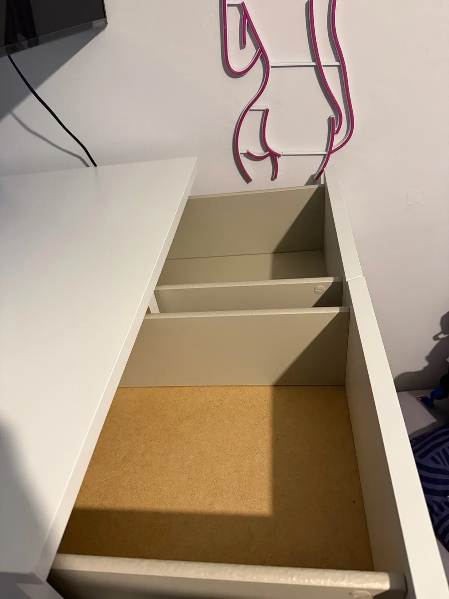 Chest of drawers - Image 2