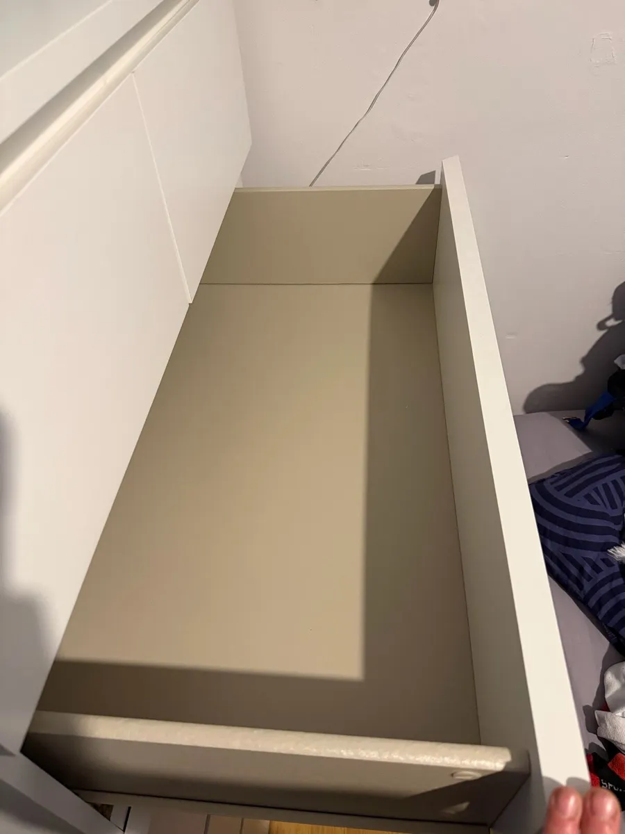 Chest of drawers - Image 3