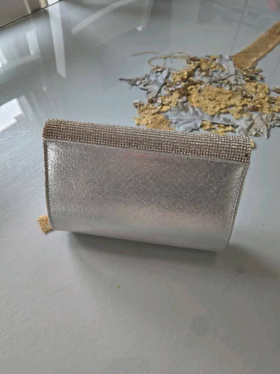 Silver quiz clutch bag - Image 2