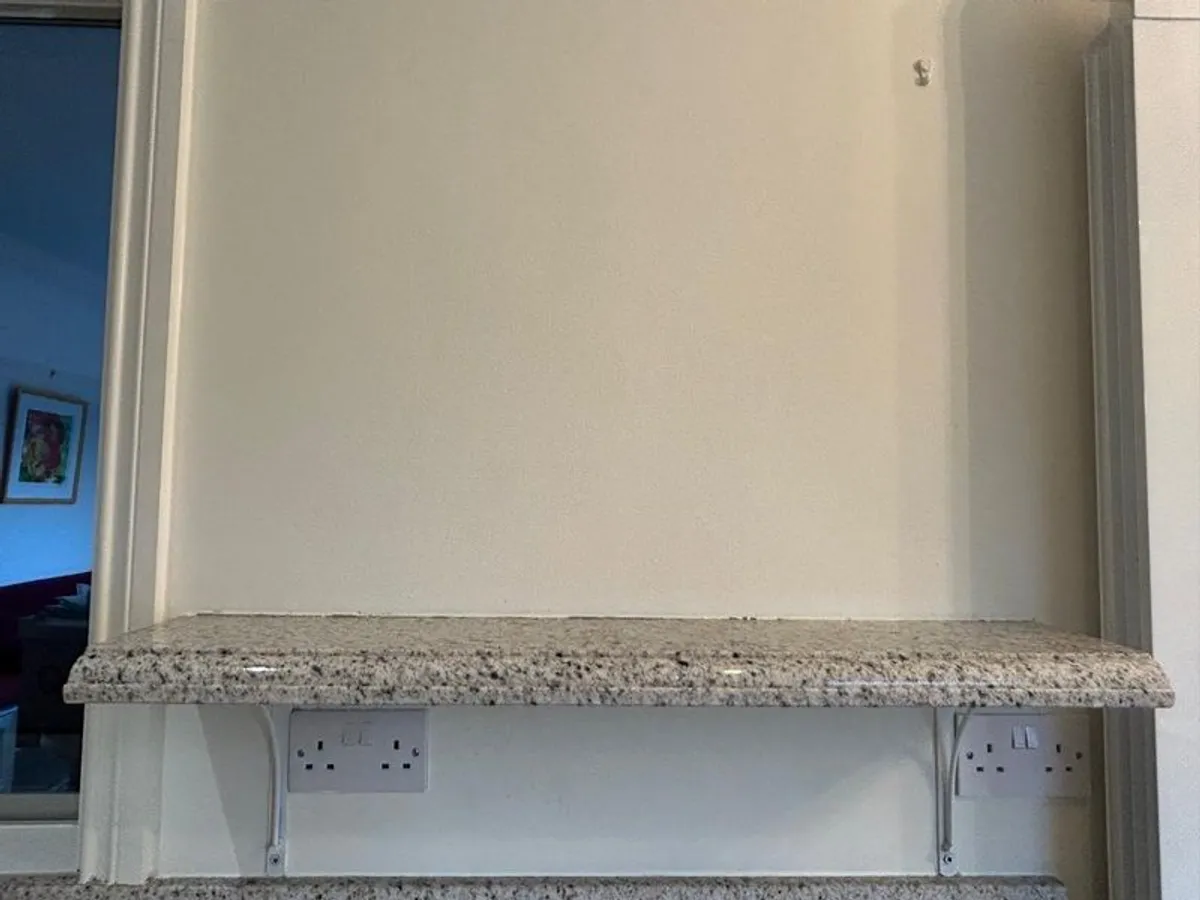 Quartz worktop - Image 4