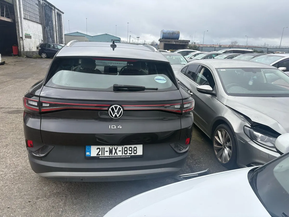 21 id4…UNRECORDED - Image 2