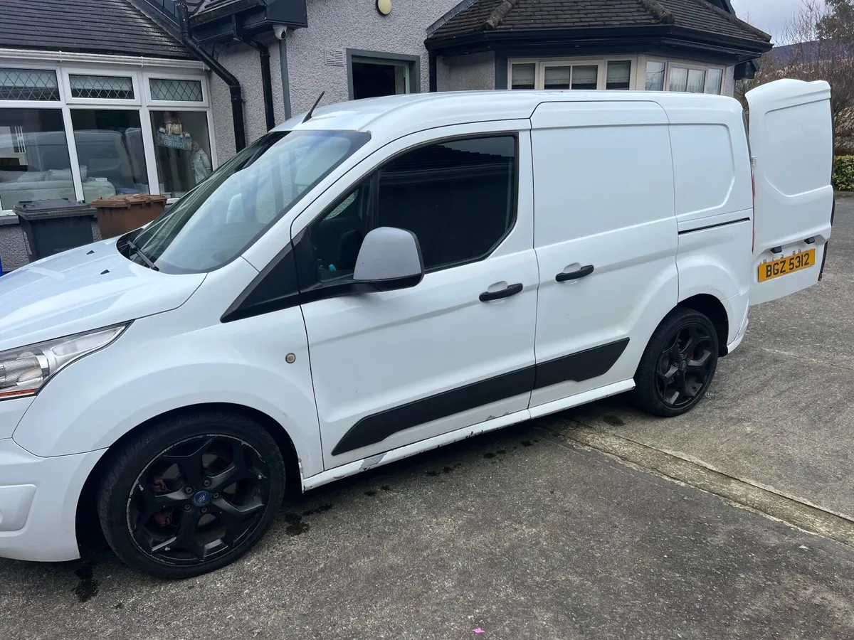 Ford Transit Connect 2016 - Image 2
