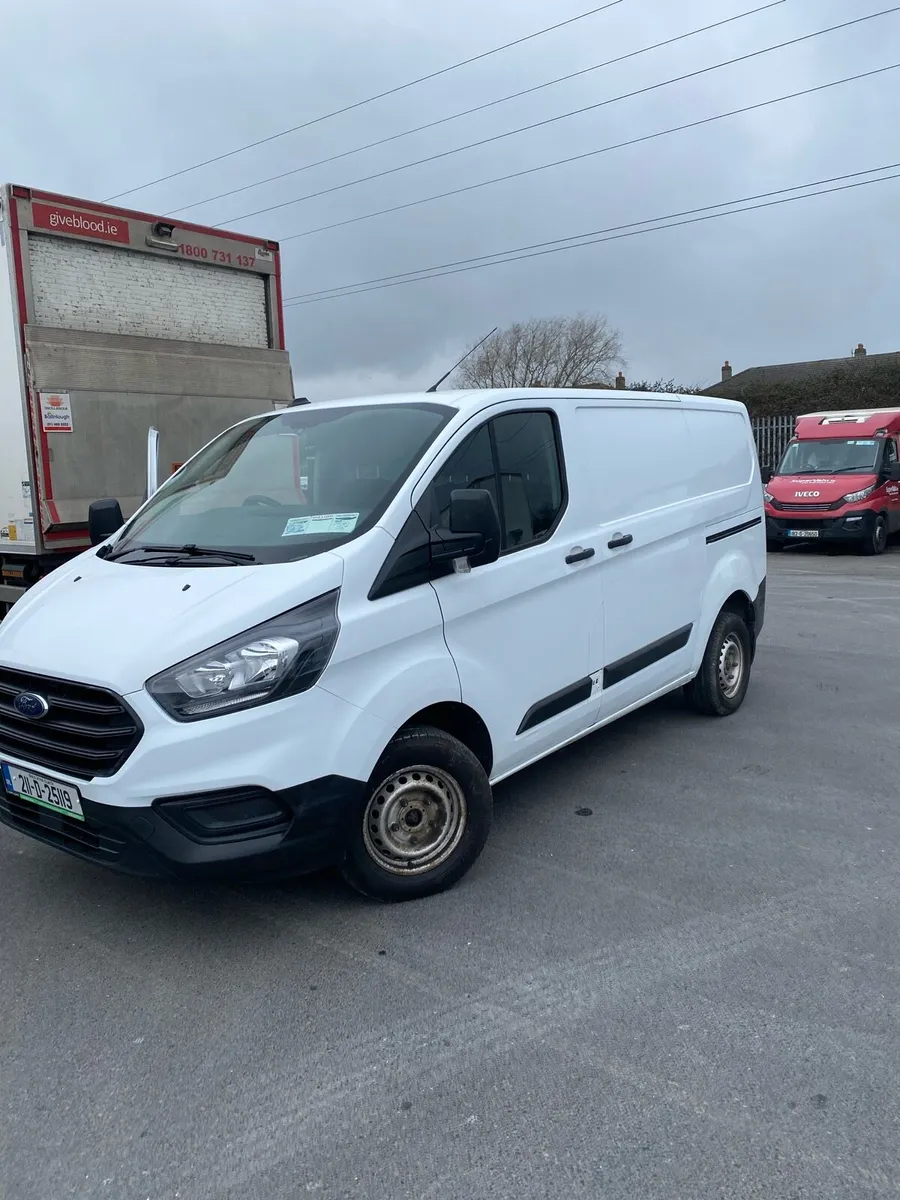 Ford transit custom van - Image 2