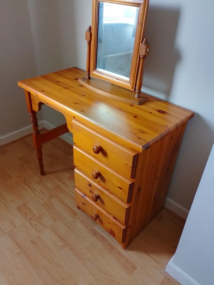 FINE PINE BEDROOM DRESSING TABLE/DESK .