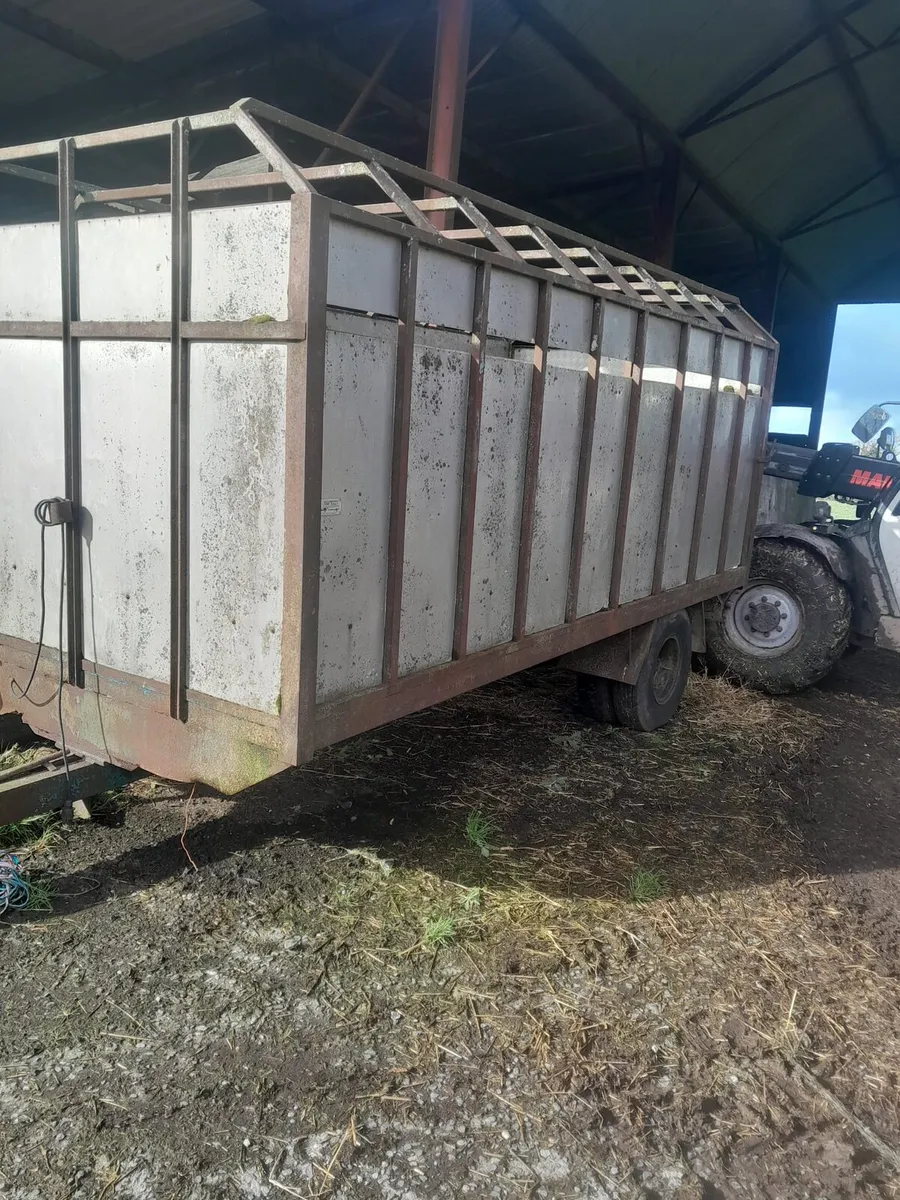 Cattle trailer - Image 1