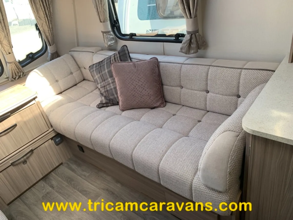 2019 Coachman Pastiche 520/3 High Spec 3 Berth - Image 4