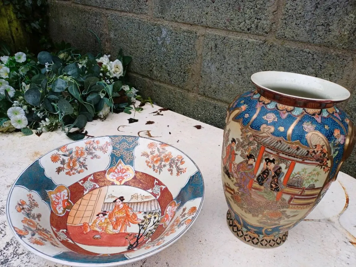 Antique Japanese Bowl & Vase - Image 4