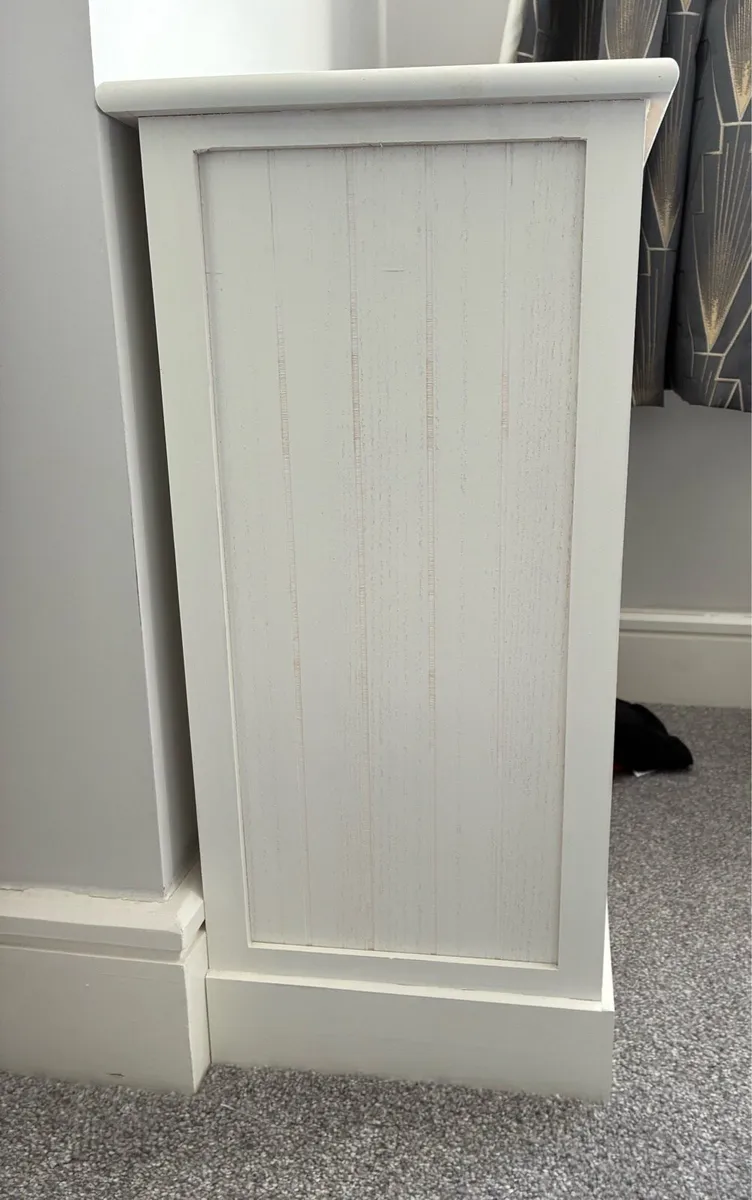 Two white bedside drawers - Image 2