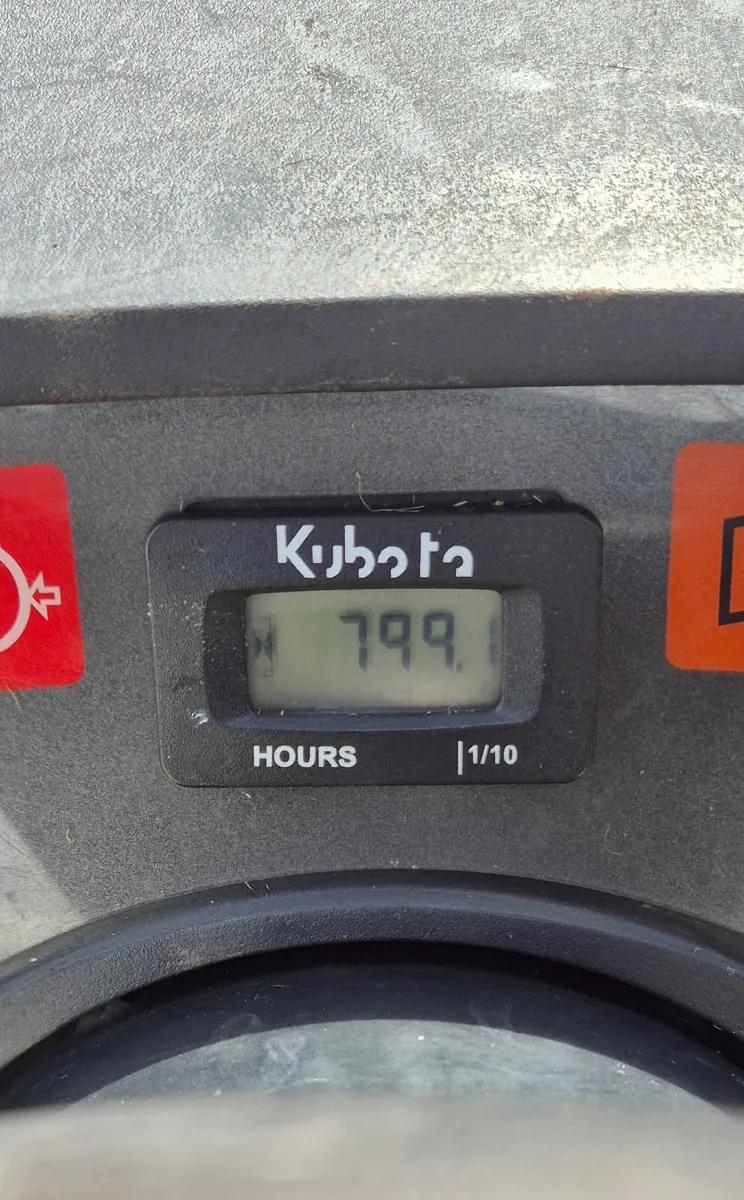 Ride on lawnmower - Image 1