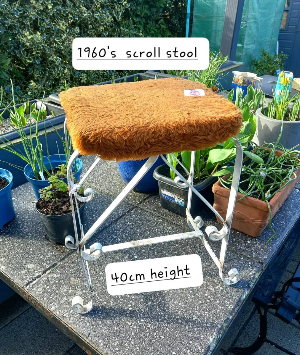 Beech hardwood Island stools - Image 4