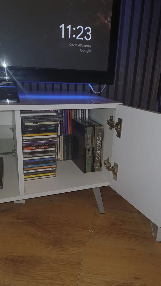 TV Unit - Image 2