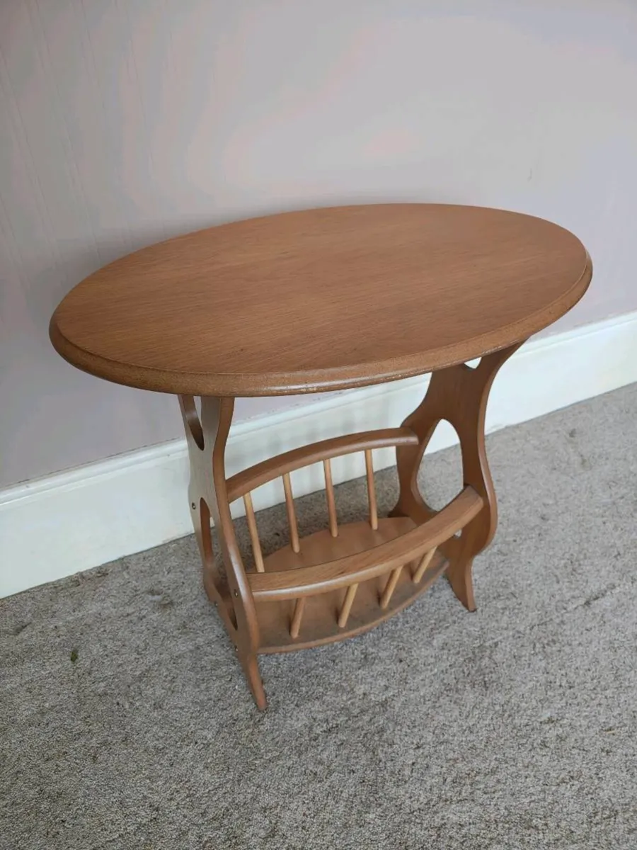 Wooden side table with built-in magazine rack - Image 3