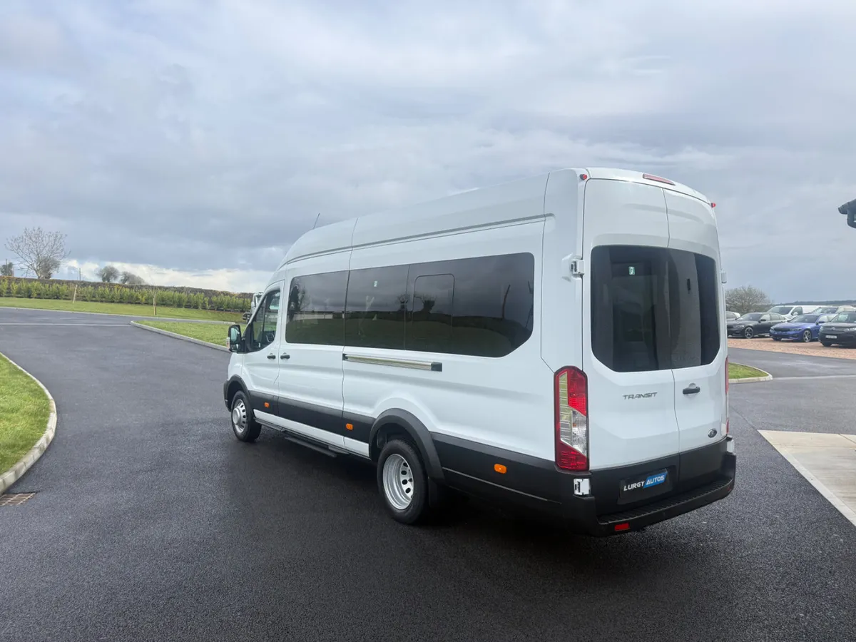 232 Ford Transit Trend 17 Seater - Image 4