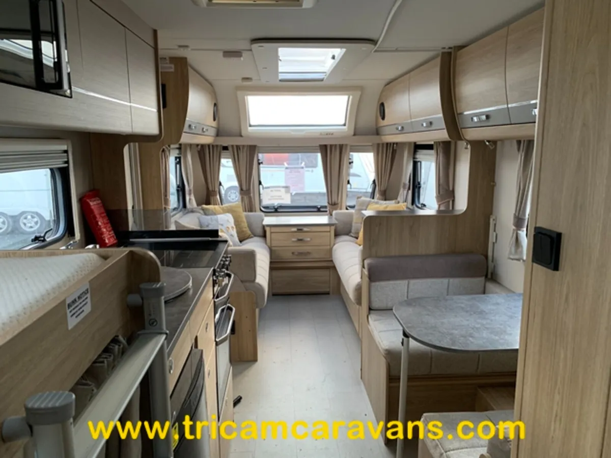 2020 Elddis Supreme 586/6, Fixed Bunks, 1 Owner - Image 2