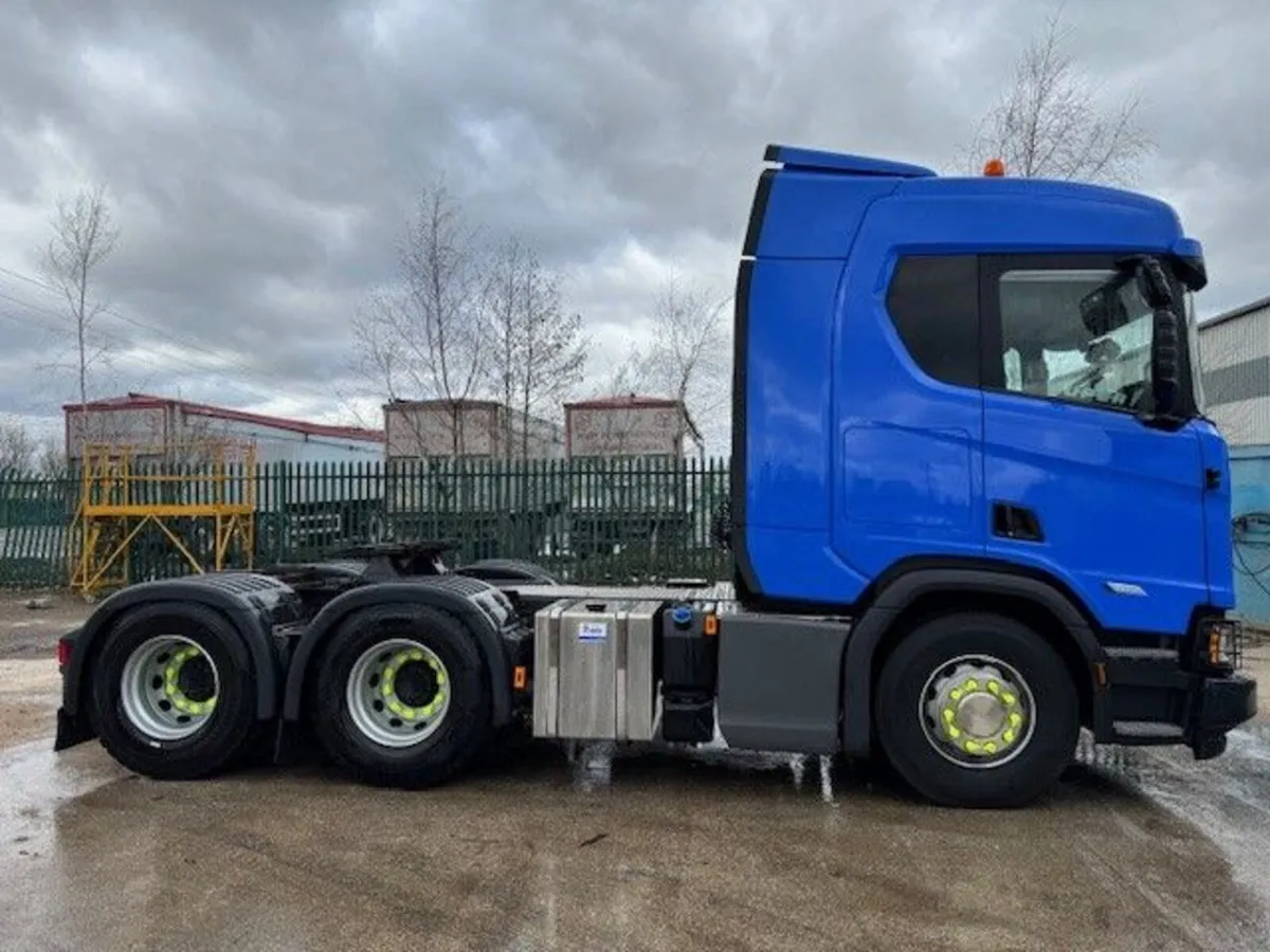 2023 (72) Scania R560 XT 6x4 Double Drive - Image 2