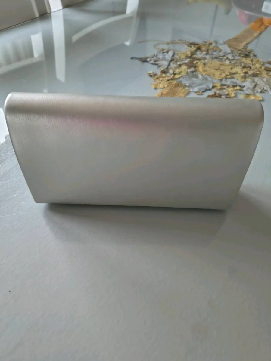 Silver clutch bag - Image 3