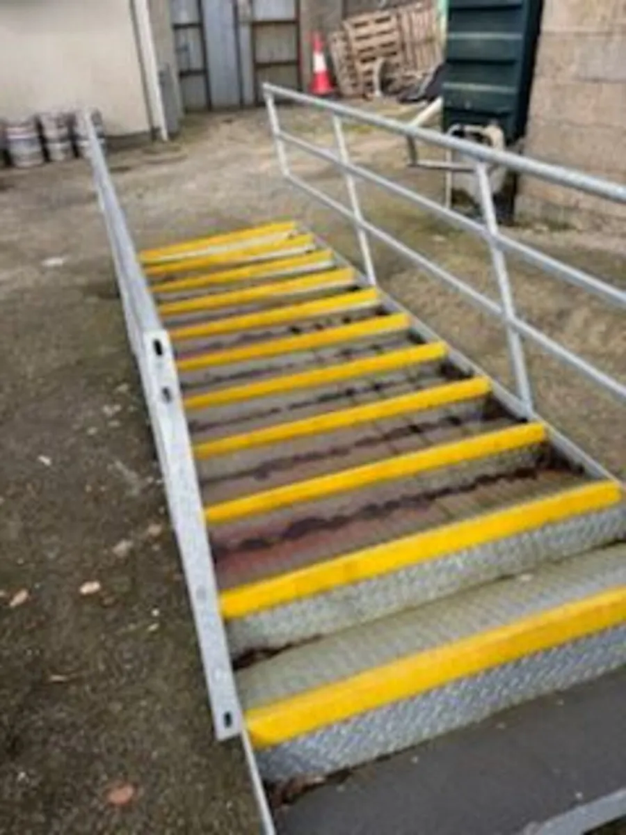 Galvanised steel stairs - Image 3