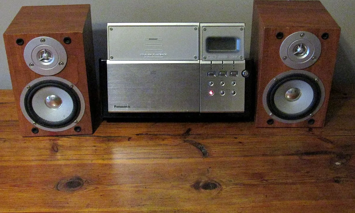 Panasonic Micro Hi-Fi Stereo System with Speakers - Image 1