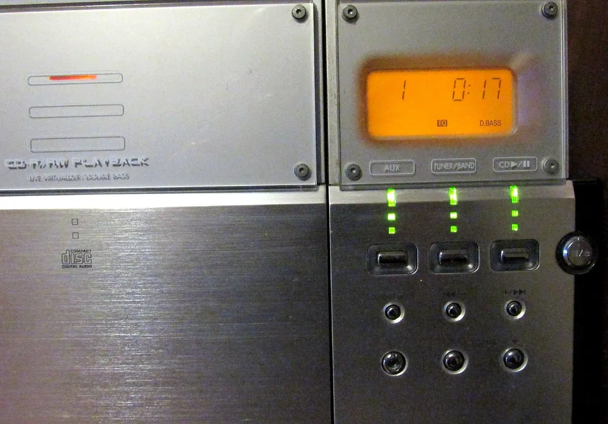 Panasonic Micro Hi-Fi Stereo System with Speakers - Image 2