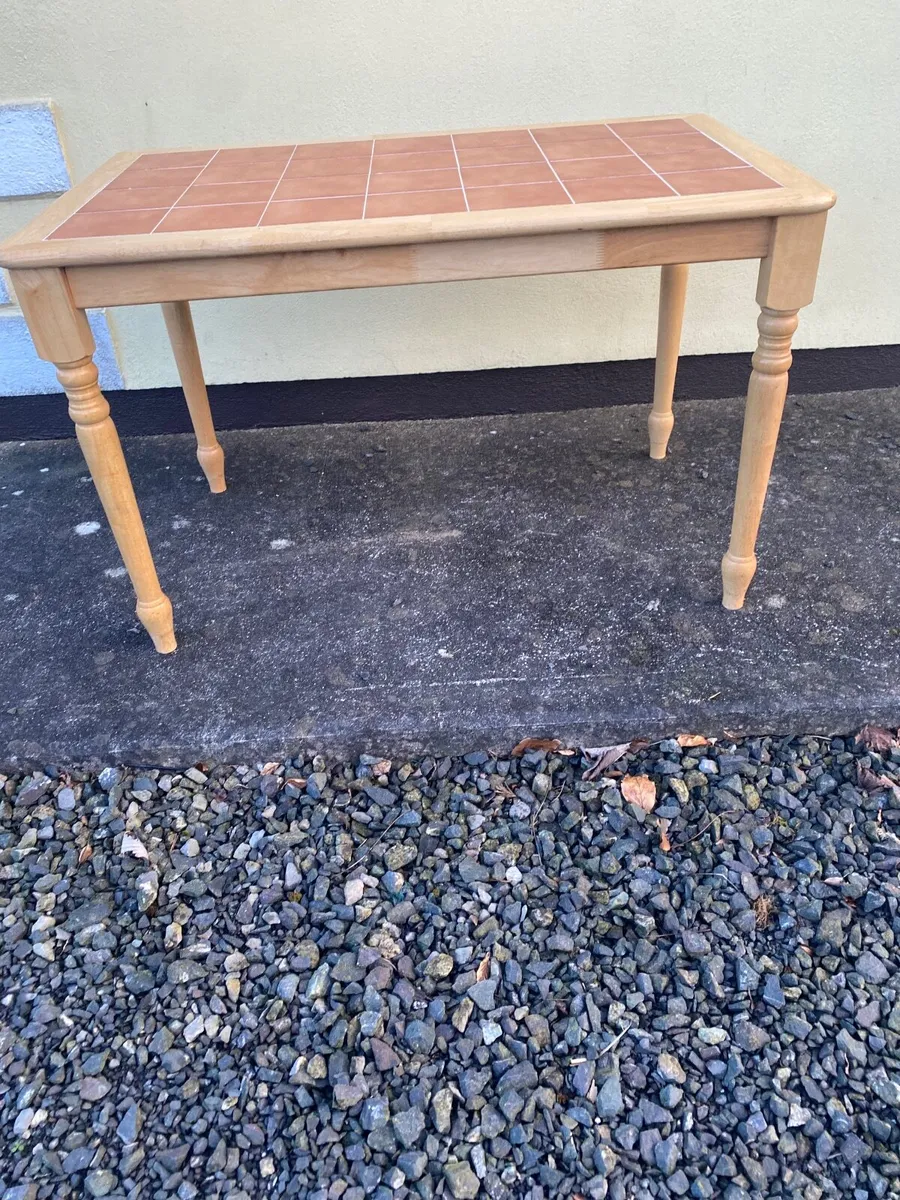 Kitchen table - Image 2