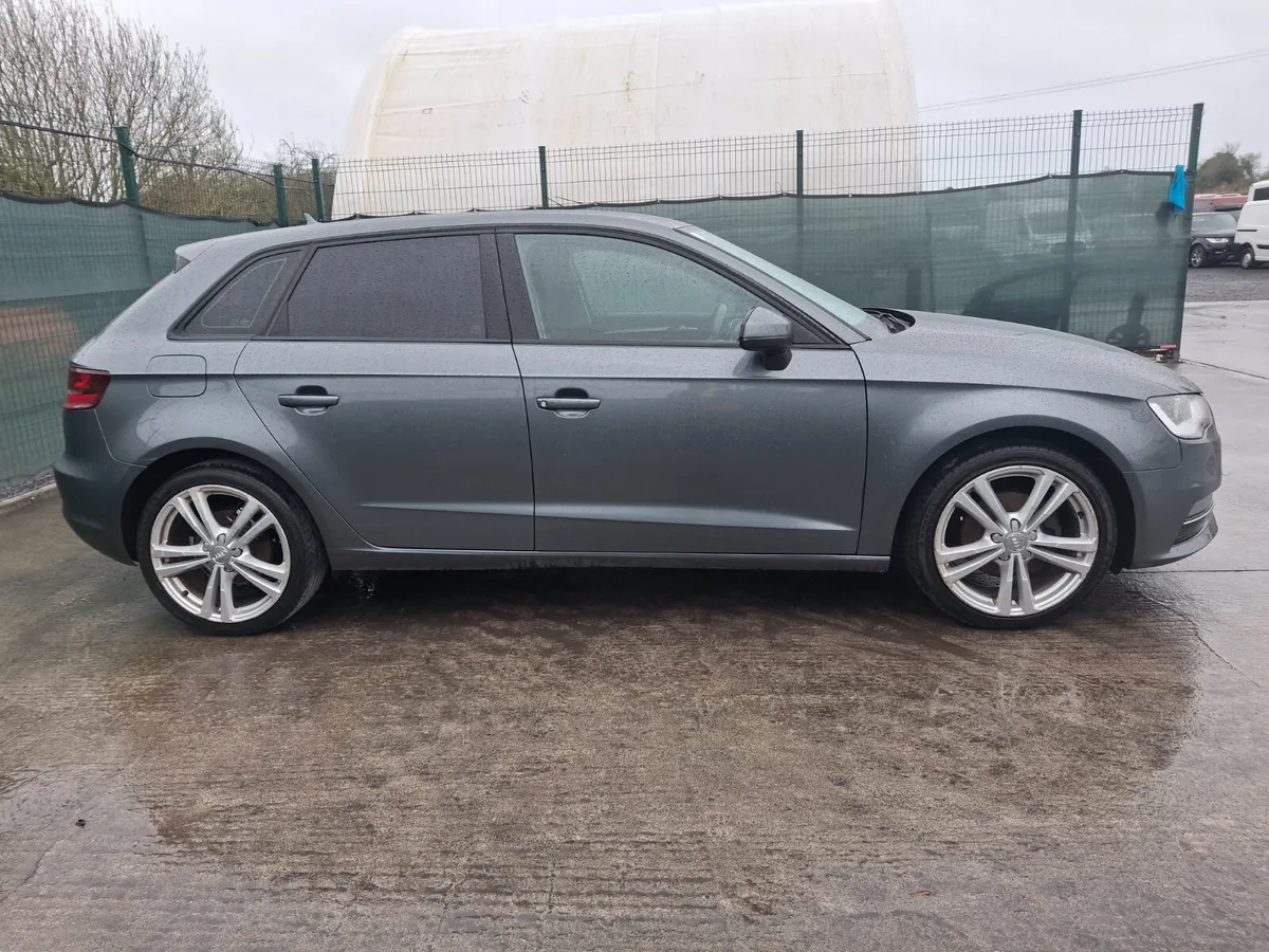 2015 Audi A3  1.6 Tdi - Image 2