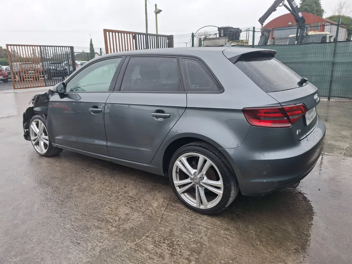 2015 Audi A3  1.6 Tdi - Image 4