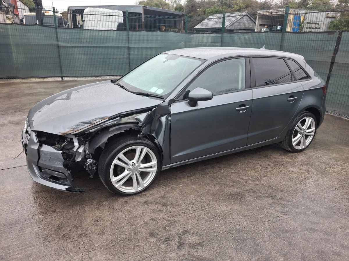2015 Audi A3  1.6 Tdi - Image 2