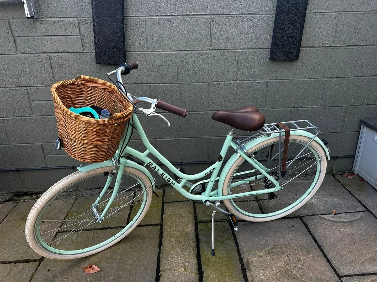 Ladies brand new Raleigh bicycle - Image 2