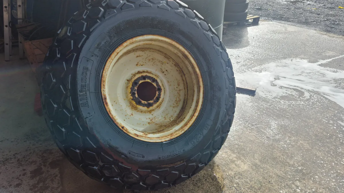 Lawn tyres - Image 1