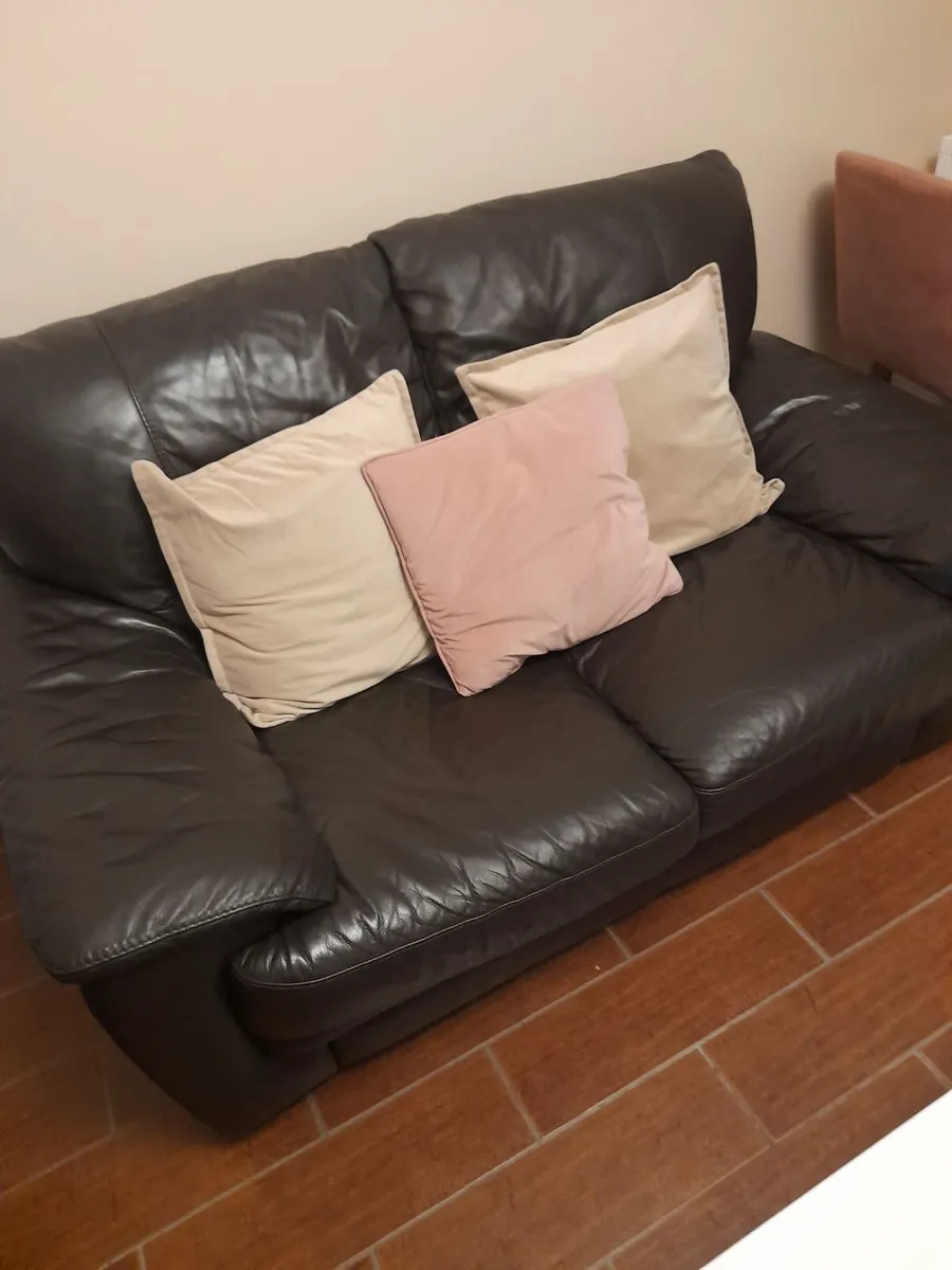 Leather sofas - Image 1