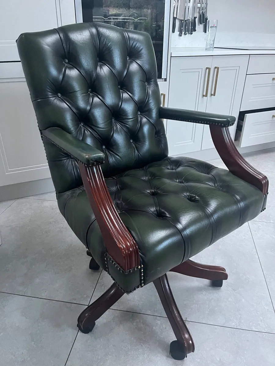 Captains swivel office chair - Image 1