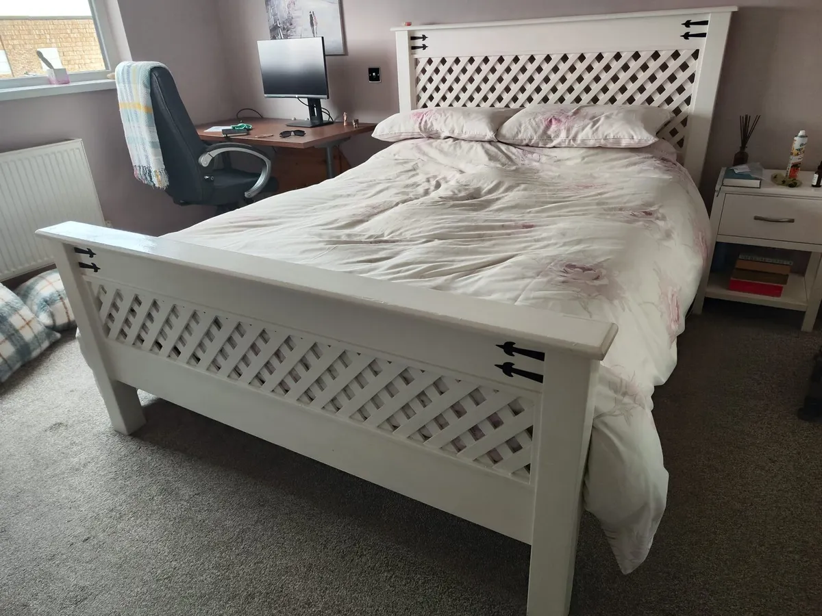 *Free* King Size Bed & Dressing Table - Image 1