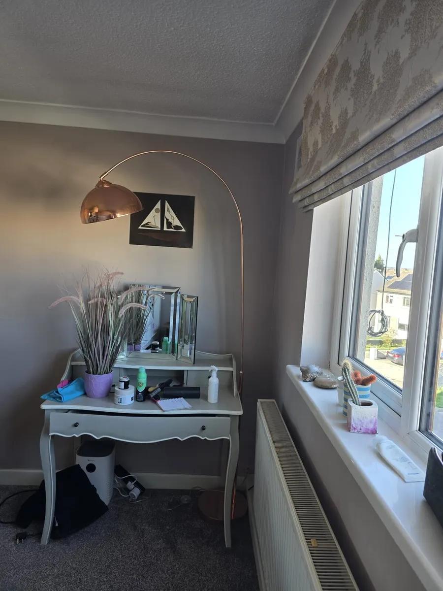 *Free* King Size Bed & Dressing Table - Image 2