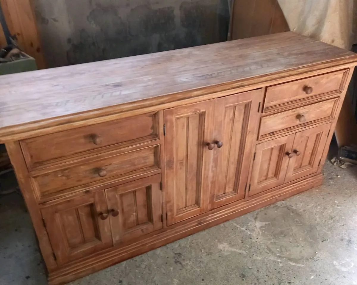 Country sideboard - Image 2